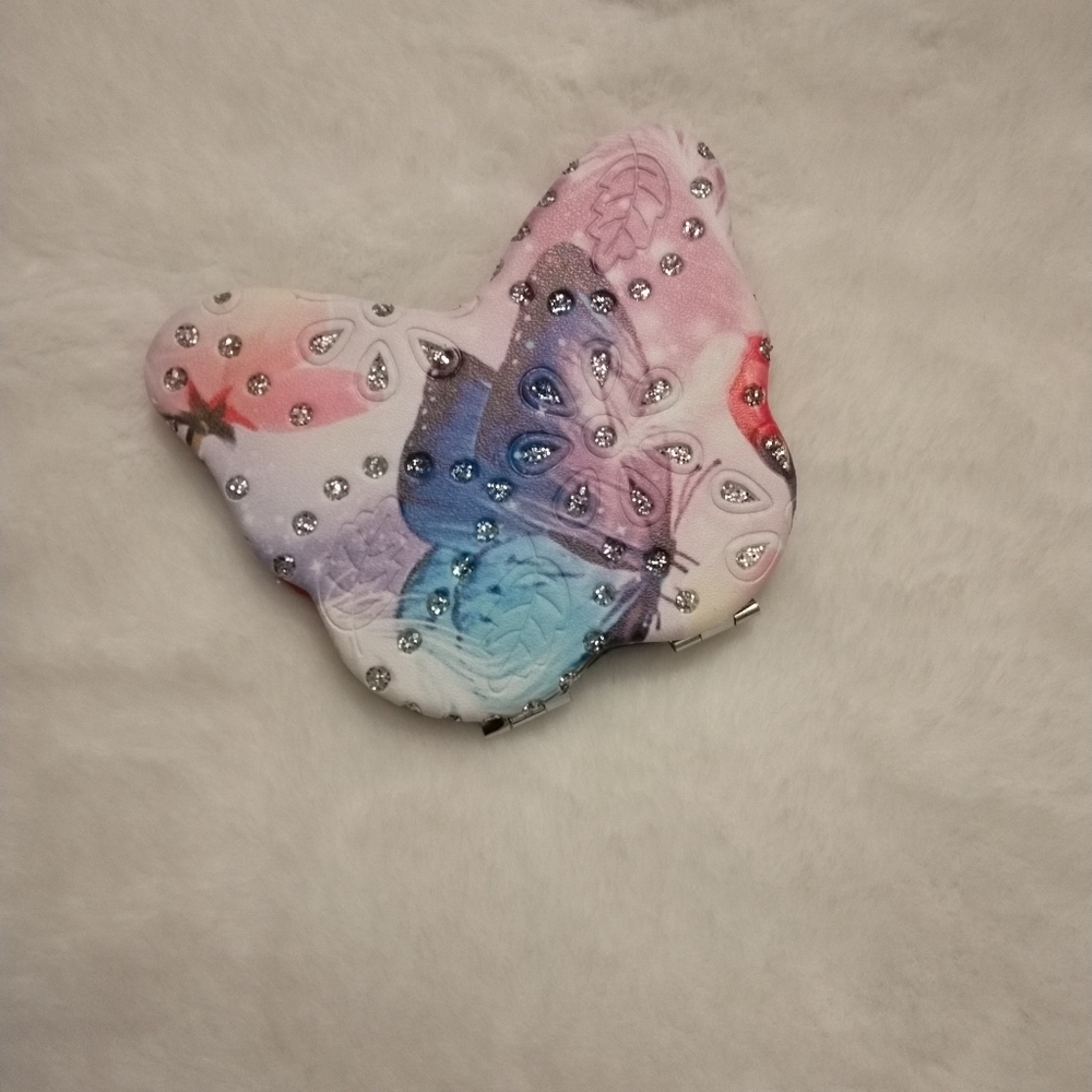 🎉S-HP🎉 3/$15 ✂️ *NIP* Butterfly Shaped Compact Mirror